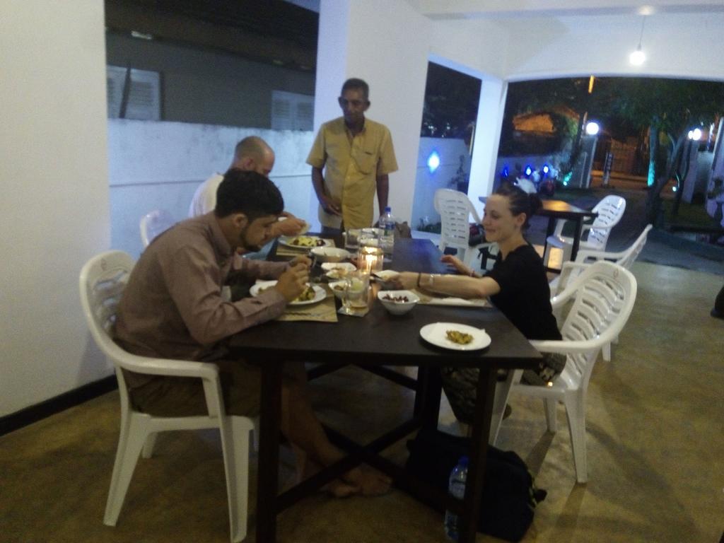 The Sea House Hotel Kudapaduwa Bagian luar foto